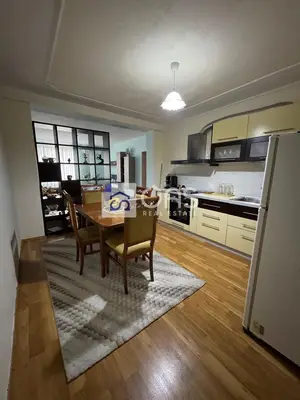 Apartament 1+1 me qera në Sheshi Skënderbej, Tiranë, 80 m². Foto 6 nga 9