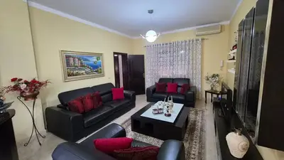 Vilë 2+1 në shitje në Rruga Siri Kodra, Tiranë, 381 m². Foto 8 nga 12
