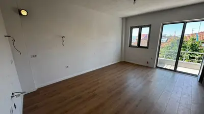 Apartament 1+1 në shitje në Bulevardi Republika, Korçë, 75 m². Foto 3 nga 8