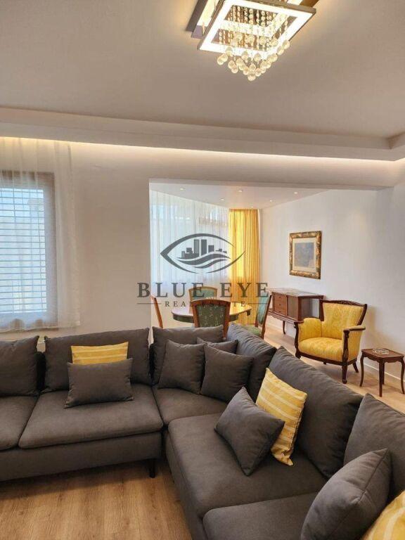 Tripleks garsoniere në shitje në Vila e Zogut, Durrës, 168 m²
