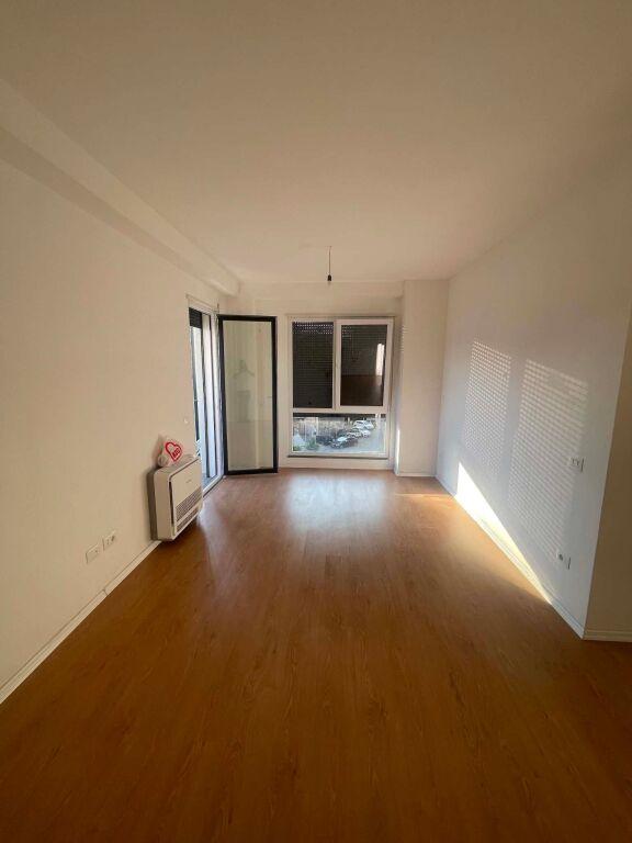 Apartament 2+1 me qera në Rruga Egnatia, Tiranë, 92 m². Foto 2 nga 5