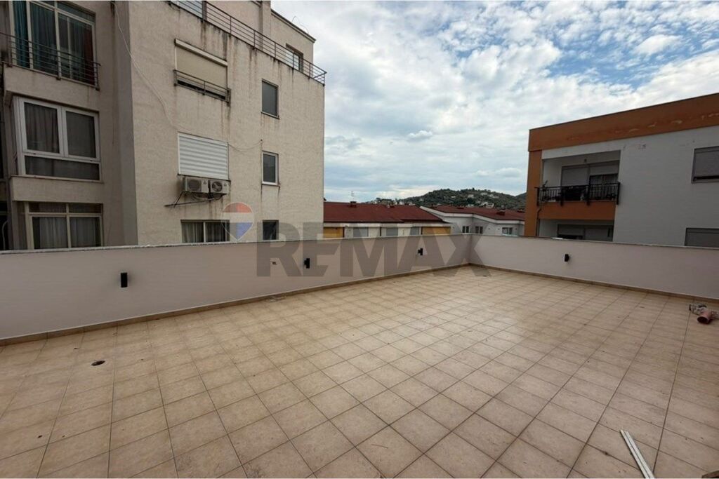 Apartment for sale in Liqeni i Thatë, Tirana, 171 m². Photo 3 of 3