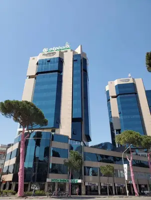 Zyrë me qera në Bulevardi Deshmoret e Kombit, Tiranë, 110 m². Foto 1 nga 3