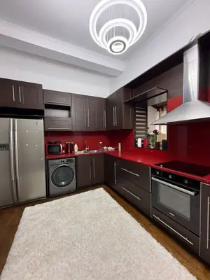 Apartament 2+1 me qera në Rruga e Barrikadave, Tiranë, 120 m². Foto 8 nga 9