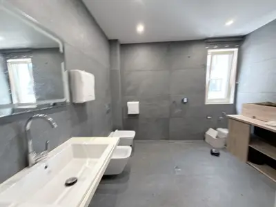 Ufficio in affitto a Rruga e Kavajës, Tirana, 110 m². Foto 6 di 7