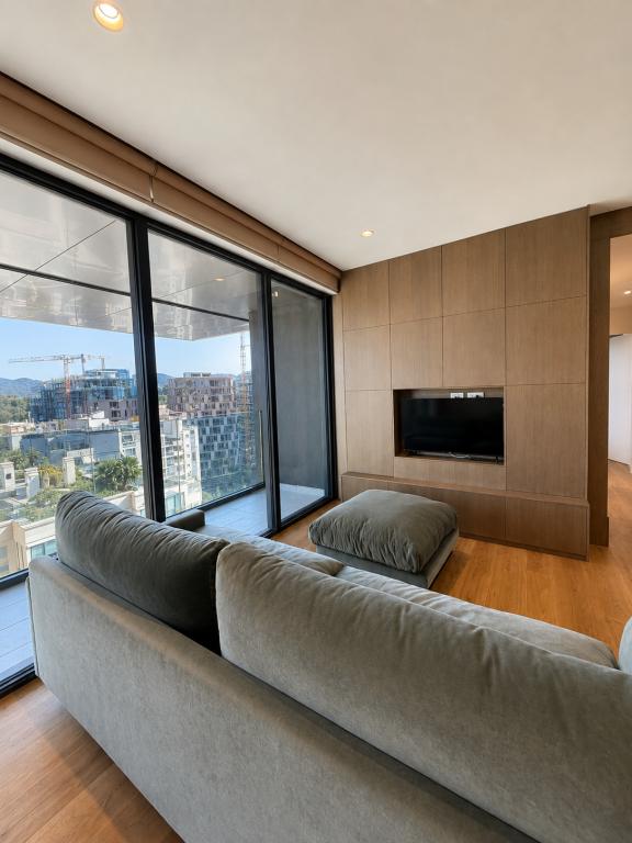 Apartament 2+1 me qera në Rruga Faik Konica, Tiranë, 116 m²
