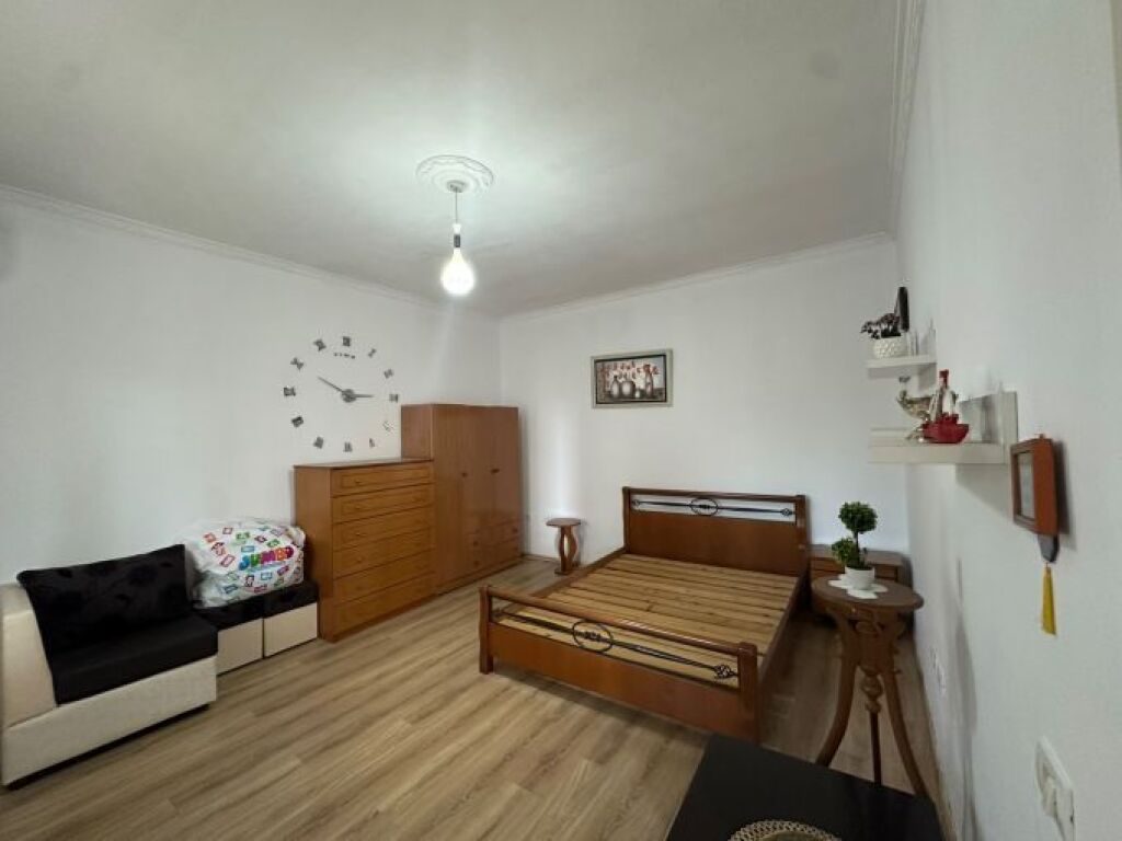 Apartment 2+1 for rent in Sauk, Tirana, 84 m². Photo 2 of 3