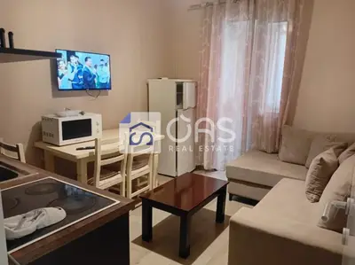 Apartament 1+1 me qera në Blloku, Tiranë, 50 m². Foto 5 nga 8