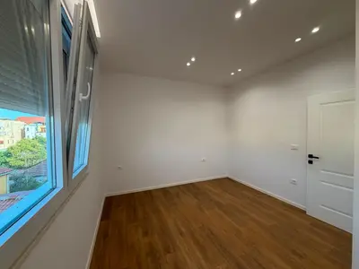 Apartament 2+1 në shitje në Shkolla e Kuqe, Tiranë, 64 m². Foto 6 nga 9
