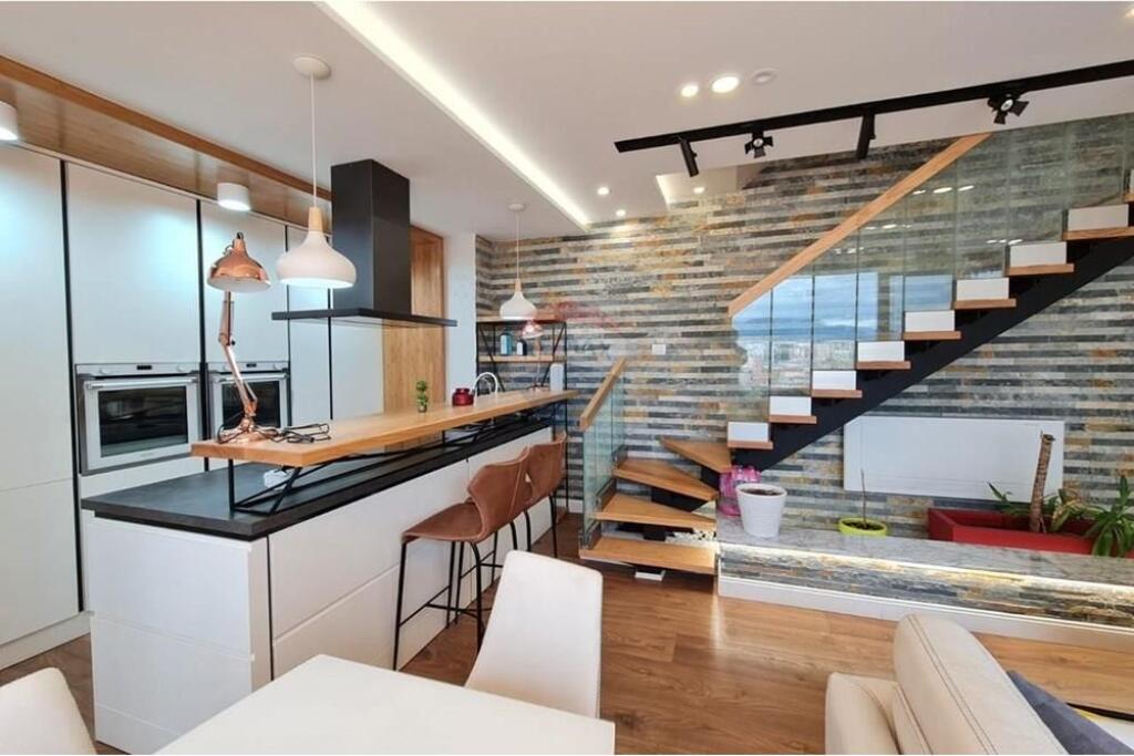 Duplex in vendita a Kodra e Diellit, Tirana, 189 m². Foto 3 di 3