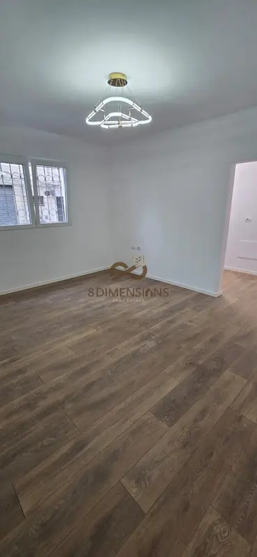 Appartamento 1+1 in vendita ad Ali Demi, Tirana, 57 m²