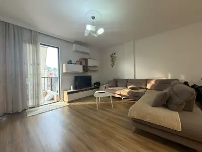 Apartament 3+1 me qera në Blloku i Ambasadave, Tiranë, 105 m². Foto 1 nga 6