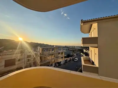 Vilë 3+1 me qera në Sauk, Tiranë, 130 m². Foto 1 nga 10