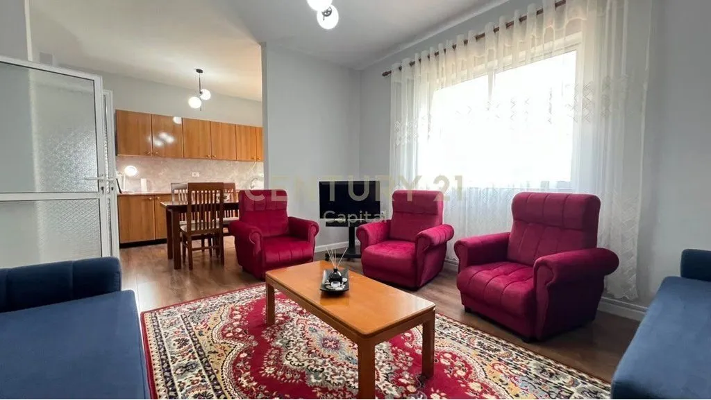 Garsoniere me qera në Bulevardi Zhan D’Ark, Tiranë, 126 m². Foto 1 nga 9