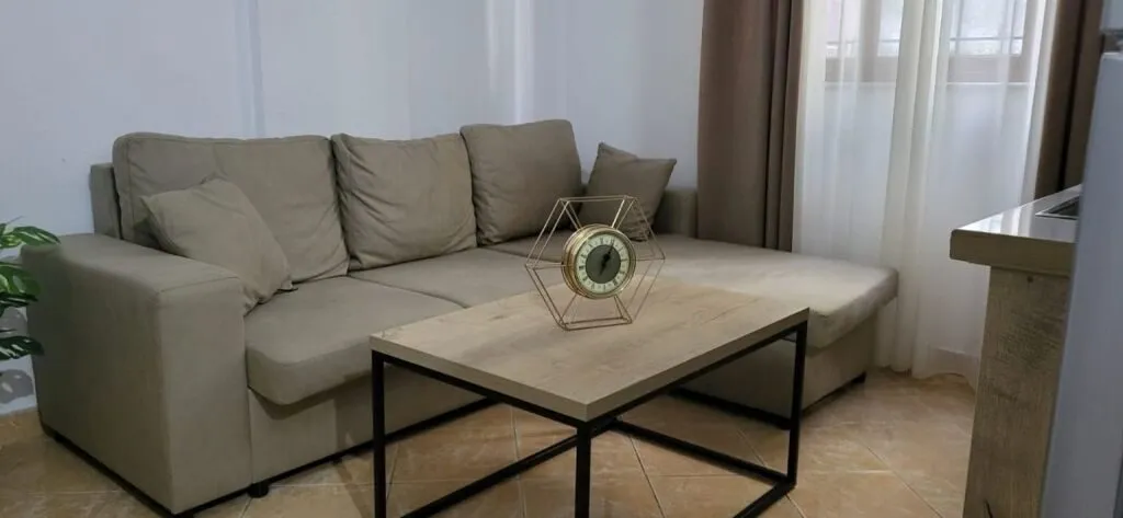 Studio for rent in Rruga Gramoz Pashko, Tirana, 37 m². Photo 1 of 4
