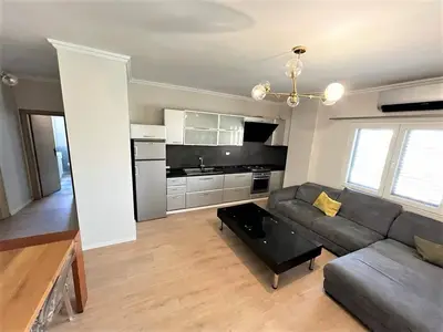 Apartament 2+1 në shitje në Rruga e Durrësit, Tiranë, 88 m². Foto 3 nga 11
