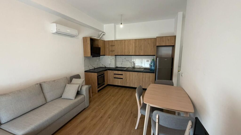 Apartment for rent in Ali Demi, Tirana, 47 m². Photo 2 of 3