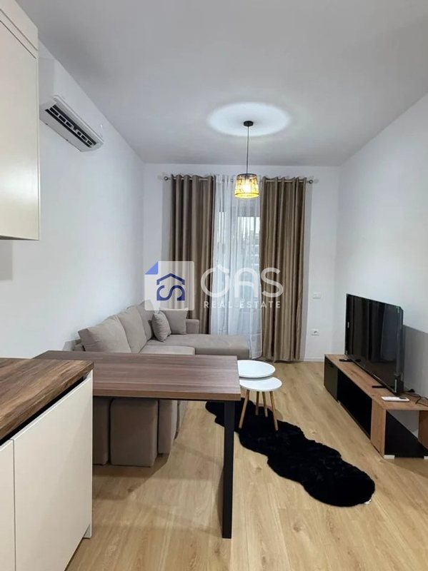 Appartamento 1+1 in affitto ad Ali Demi, Tirana, 55 m²