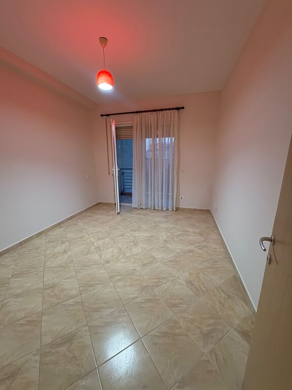 Appartamento 2+1 in affitto a Tregu Elektrik, Tirana, 100 m². Foto 2 di 3