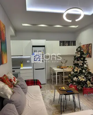 Apartament 2+1 me qera në Komuna e Parisit, Tiranë, 100 m². Foto 2 nga 9