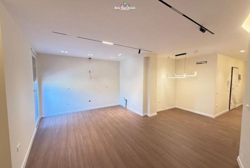 Appartamento 2+1 in vendita a Materniteti Ri, Tirana, 84 m²