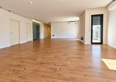 Ufficio in affitto a Rruga e Barrikadave, Tirana, 143 m². Foto 5 di 9