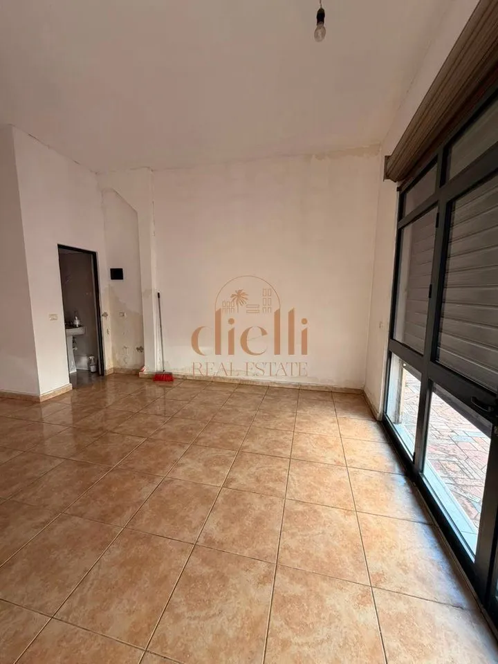 Ambient biznesi në shitje në Stacioni i Trenit, Durrës, 32 m². Foto 1 nga 5