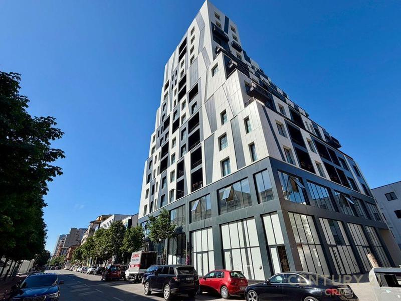 Office for rent in Rruga e Barrikadave, Tirana, 359 m²