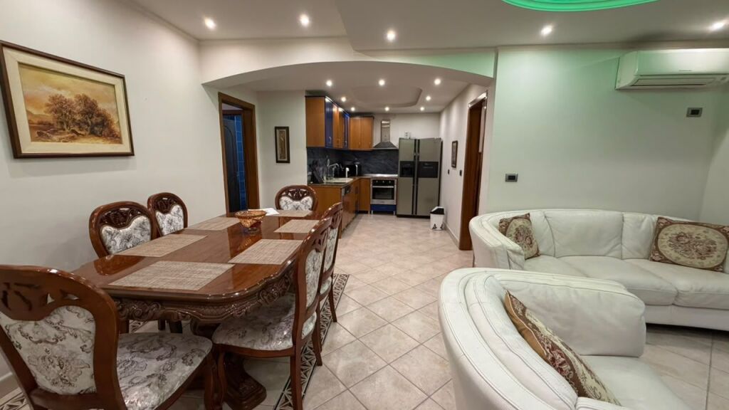 Apartment 3+1 for rent in Xhamia e Tabakeve, Tirana, 130 m². Photo 3 of 3