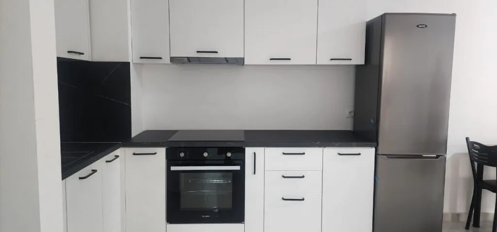 Apartament 1+1 me qera në Spitali QSUT, Tiranë, 75 m². Foto 1 nga 6