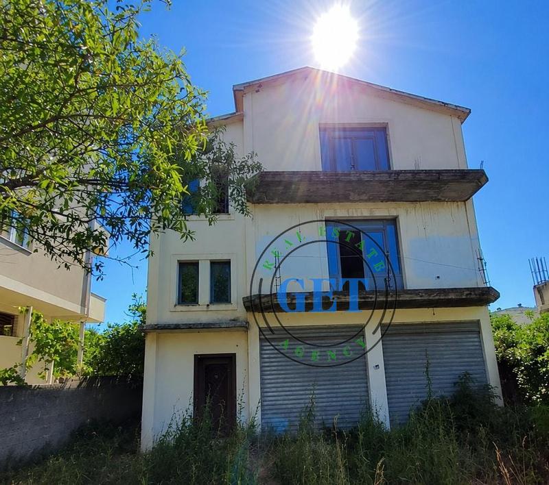 Shtëpi private në shitje në Rruga Aleksander Goga, Durrës, 351 m²