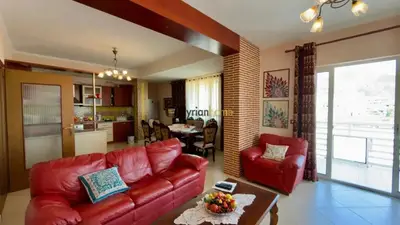 Apartament 3+1 me qera në Bulevardi Europa, Pogradec, 180 m². Foto 1 nga 11