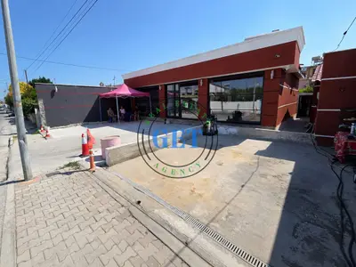 Locale in affitto a Xhafzotaj, Durazzo, 118 m². Foto 1 di 11