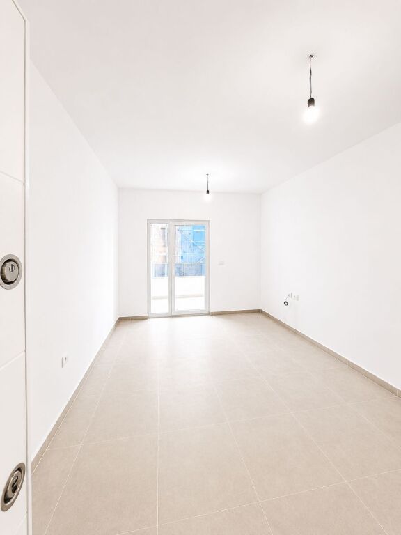 Apartment 1+1 for sale in Flower Garden, Golem, 61 m². Photo 1 of 3