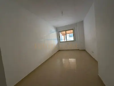 Apartament 2+1 në shitje në Qendra e Formimit Profesional ish URT, Durrës, 150 m². Foto 2 nga 7