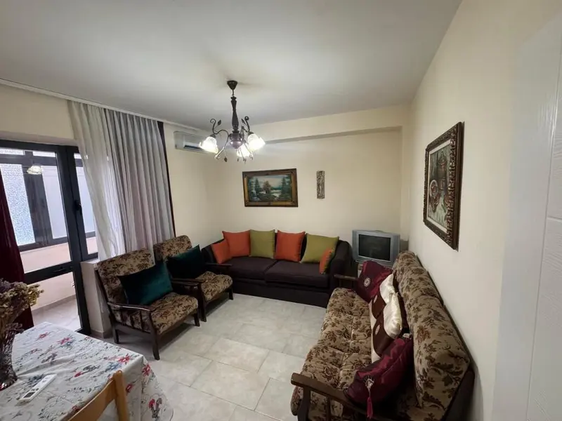 Apartment 1+1 for rent in Rruga e Dibrës, Tirana, 70 m²