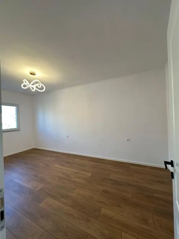 Appartamento in vendita a Bulevardi Zogu I, Tirana, 75 m²