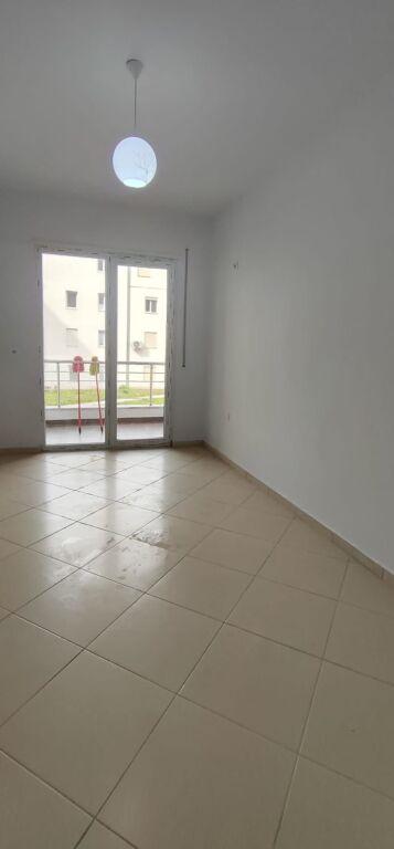 Apartament 2+1 me qera në Linzë, Tiranë, 80 m². Foto 8 nga 8