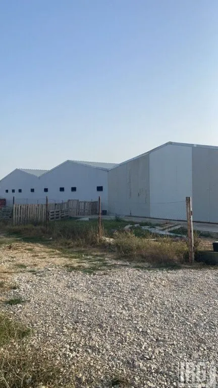 Warehouse for rent in Sektori Rinia, Durrës, 1,700 m². Photo 1 of 4