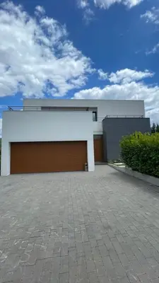 Villa for sale in Toptani, Tirana, 750 m². Photo 2 of 12