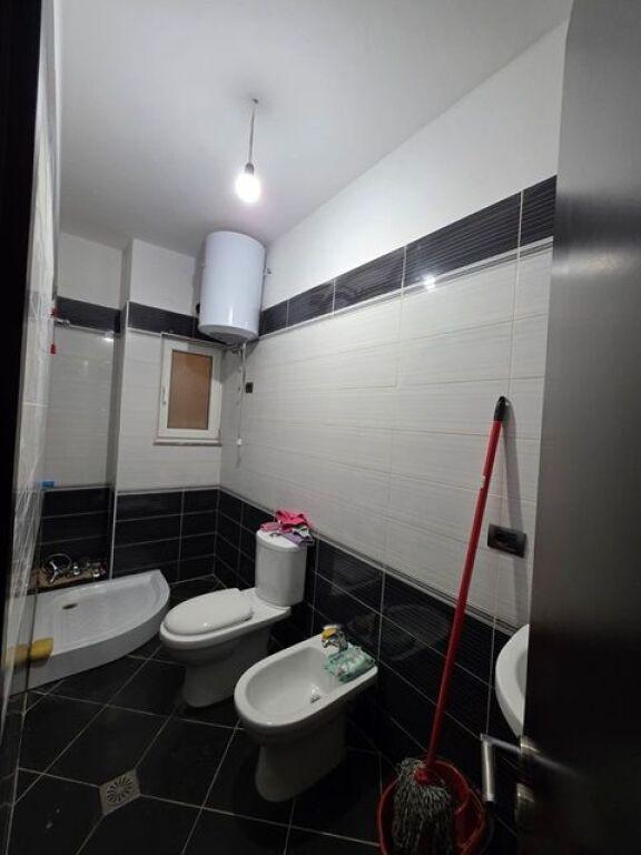 Apartament 3+1 në shitje në Rruga Shtraus, Lezhë, 125 m². Foto 6 nga 9