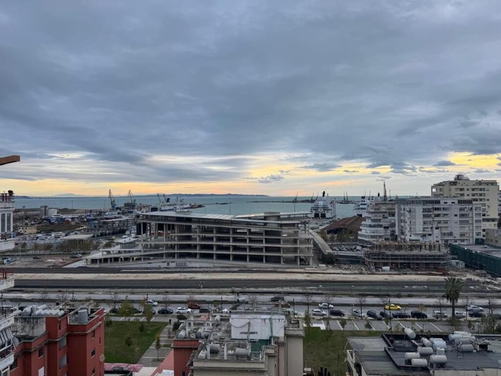 Apartament 2+1 me qera në Ujësjellës Kanalizime, Durrës, 90 m². Foto 1 nga 7