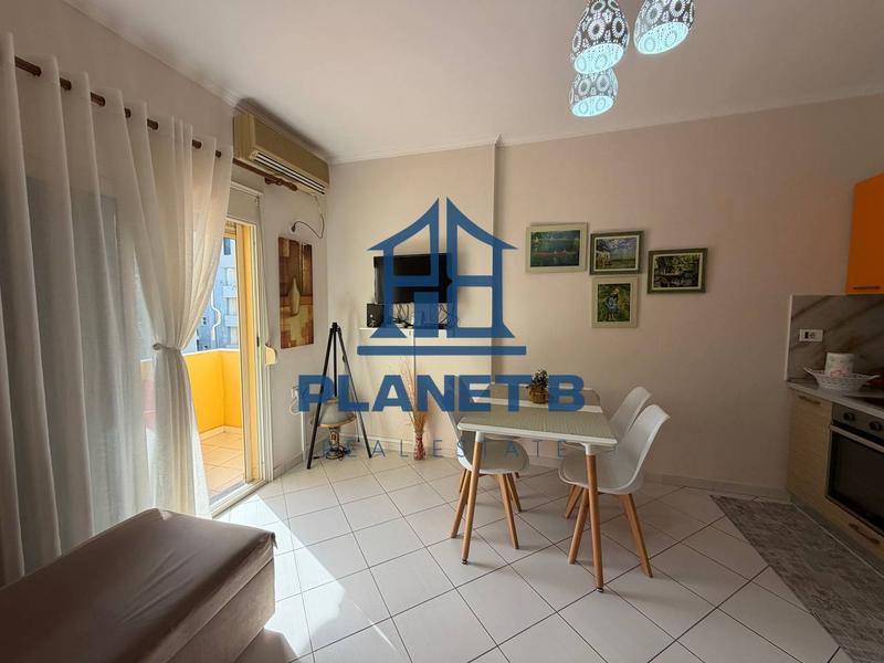 Apartament 1+1 me qera në Lungomare, Vlorë, 55 m². Foto 5 nga 9