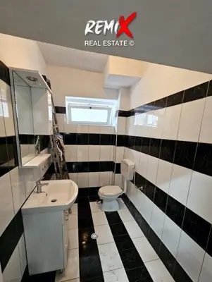Commercial space for sale in Rruga Mujo Ulqinaku, Durrës, 80 m². Photo 5 of 6