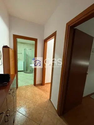 Apartament 1+1 me qera në Komuna e Parisit, Tiranë, 70 m². Foto 2 nga 7