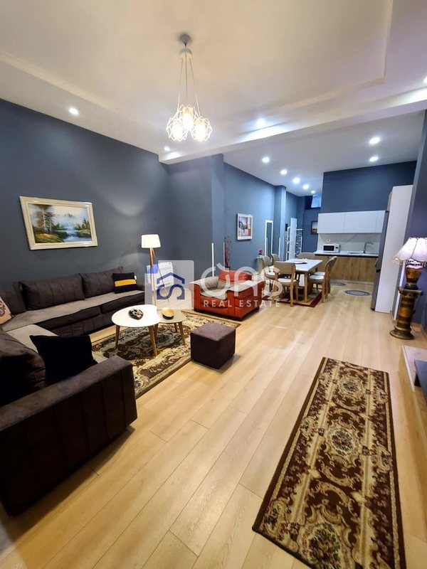 Appartamento 1+1 in affitto a Liqeni i Thatë, Tirana, 91 m²