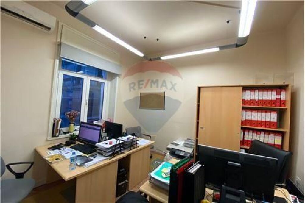 Office for rent in Blloku, Tirana, 40 m². Photo 3 of 3