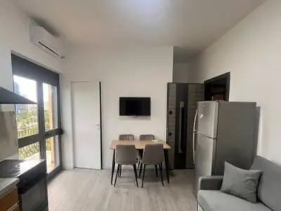Apartament 1+1 me qera në Brryli, Tiranë, 50 m². Foto 8 nga 9