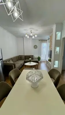 Appartamento 2+1 in affitto a Rruga E Dafinave, Tirana, 85 m². Foto 1 di 8