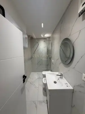 Apartment 2+1 for rent in Stacioni i Trenit, Durrës, 77 m². Photo 11 of 12